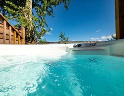 SIlverwood Resort, luxury hot tub lodges for holidays in Scotland